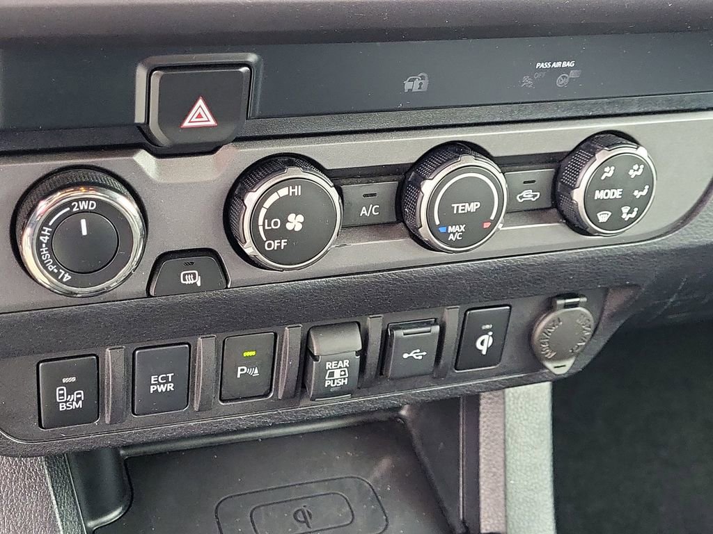 Used 2020 Toyota Tacoma TRD Off-Road w/ Technology Package image 20