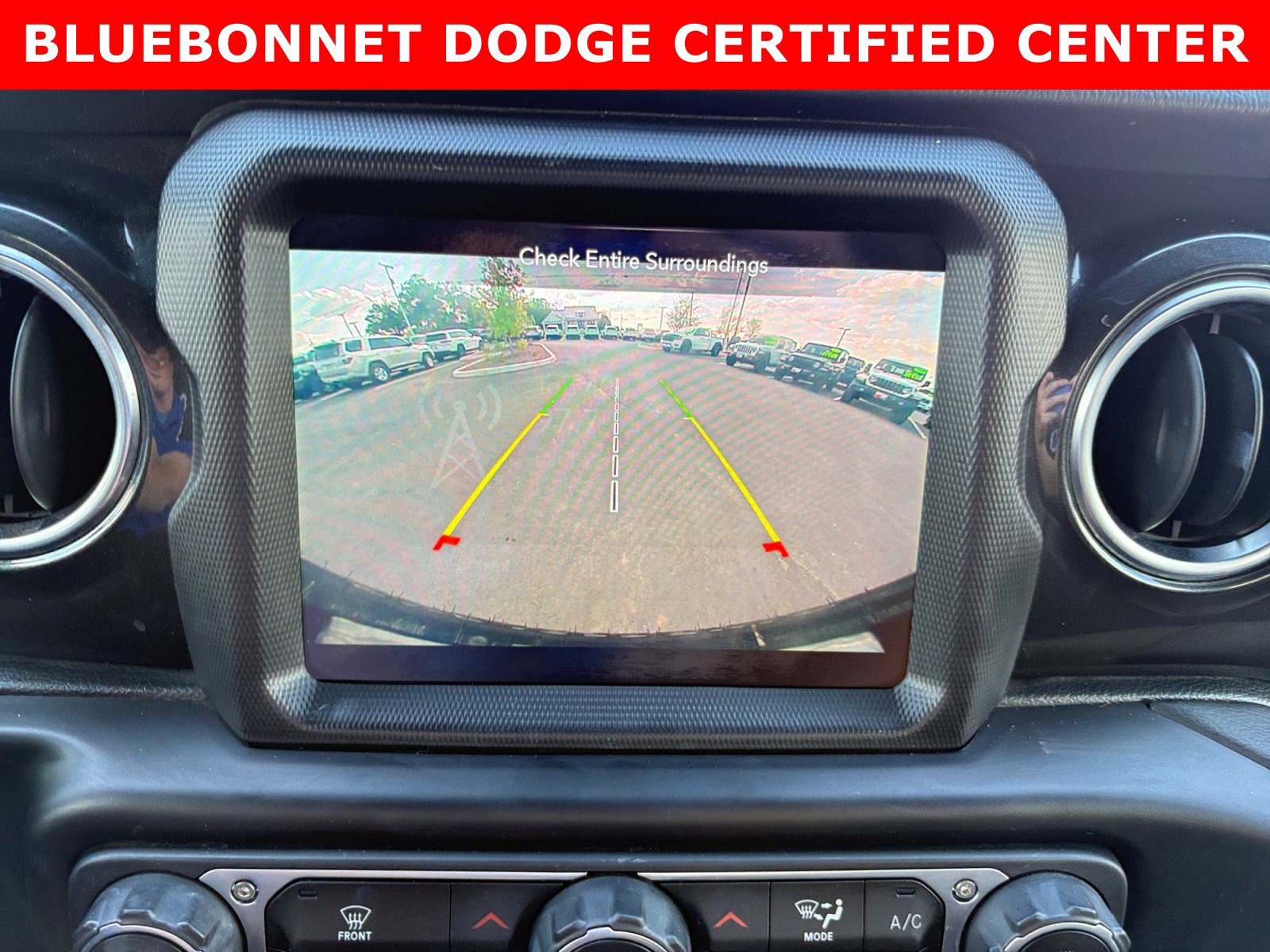 Used 2020 Jeep Wrangler Unlimited Sahara AWD/4WD image 16