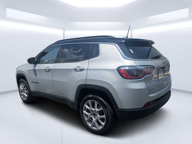 Used 2025 Jeep Compass Limited AWD/4WD image 5