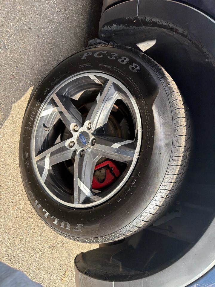 Used 2016 Ford Explorer XLT w/ Equipment Group 202A image 16