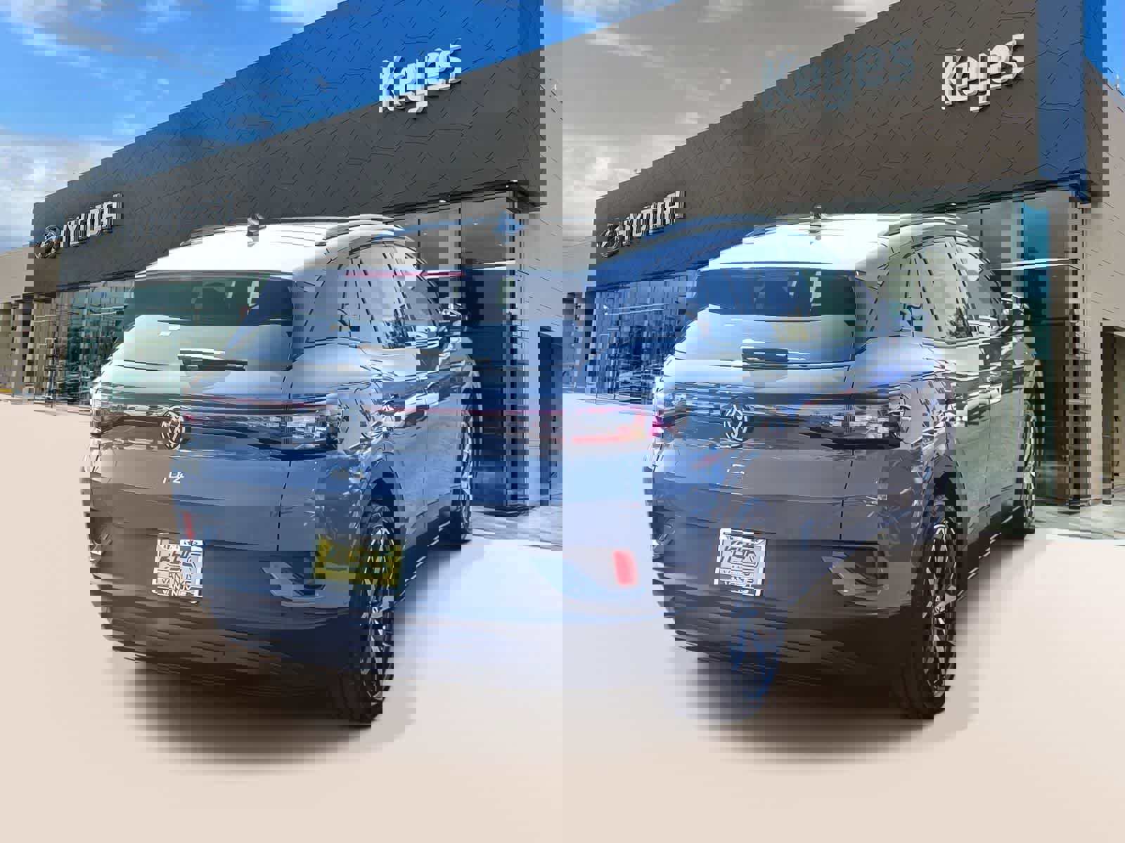 Used 2023 Volkswagen ID.4 Pro S image 4