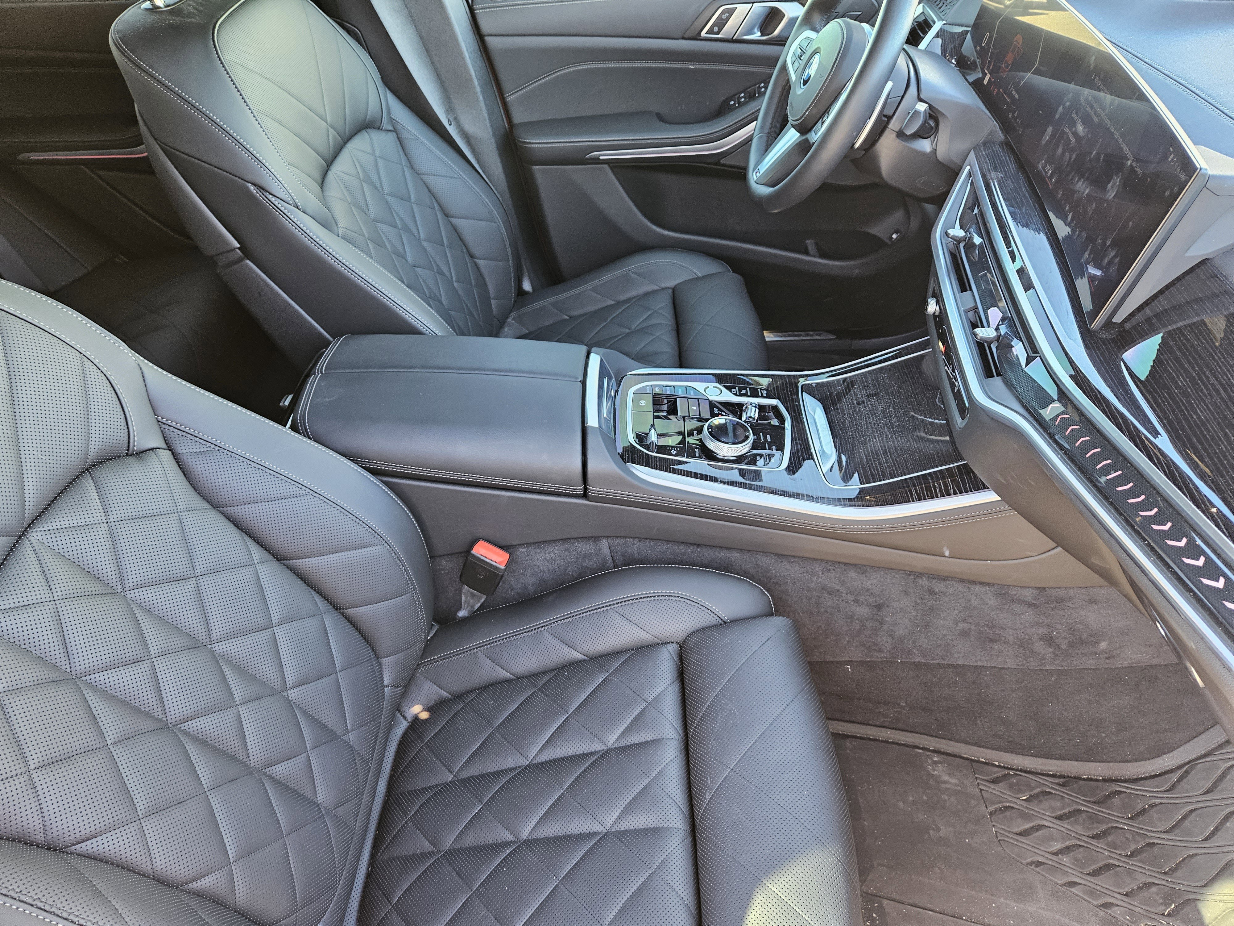 Used 2025 BMW X5 xDrive50e w/ Executive Package image 15