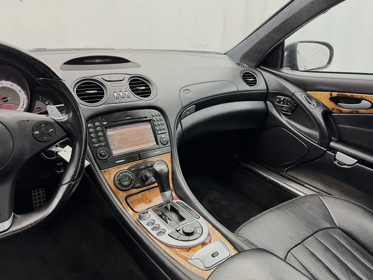 Used 2011 Mercedes-Benz SL 63 AMG image 15