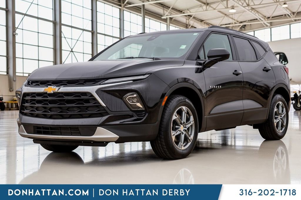 Used 2024 Chevrolet Blazer LT w/ Convenience Package FWD image 1