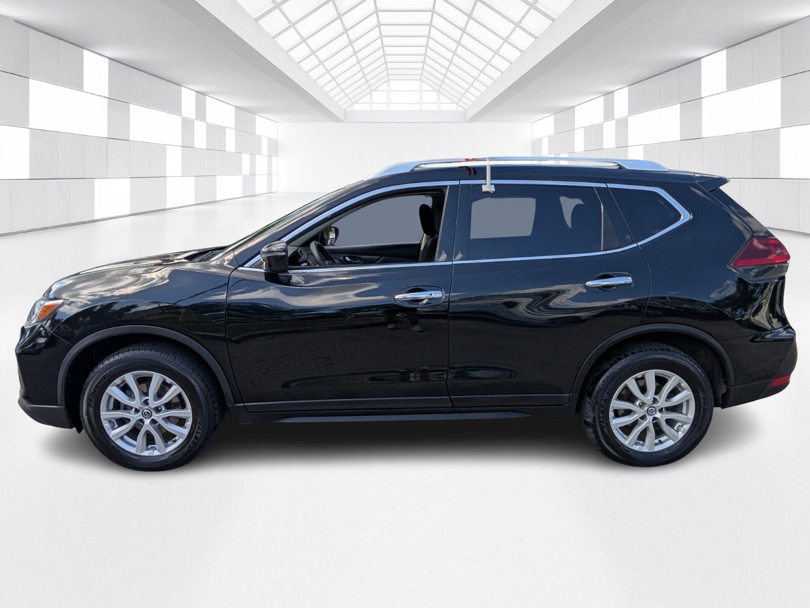 Used 2020 Nissan Rogue SV FWD image 4