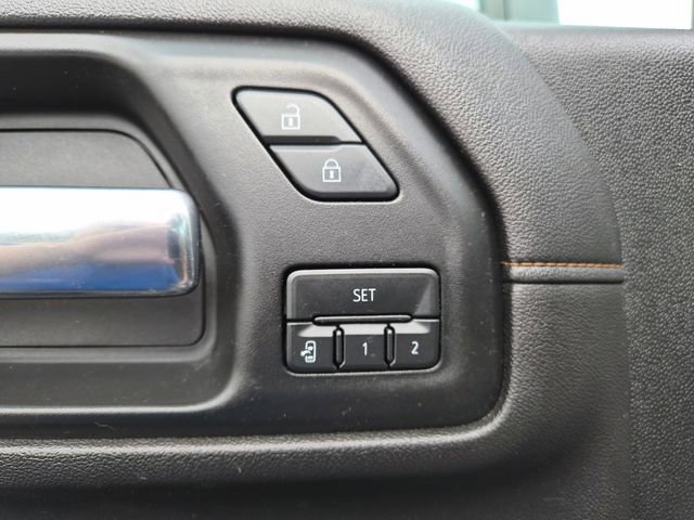 Used 2020 GMC Sierra 2500 AT4 w/ AT4 Premium Package AWD/4WD image 17