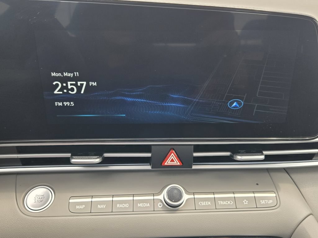 Certified 2025 Hyundai Elantra SEL w/ Cargo Package FWD image 19