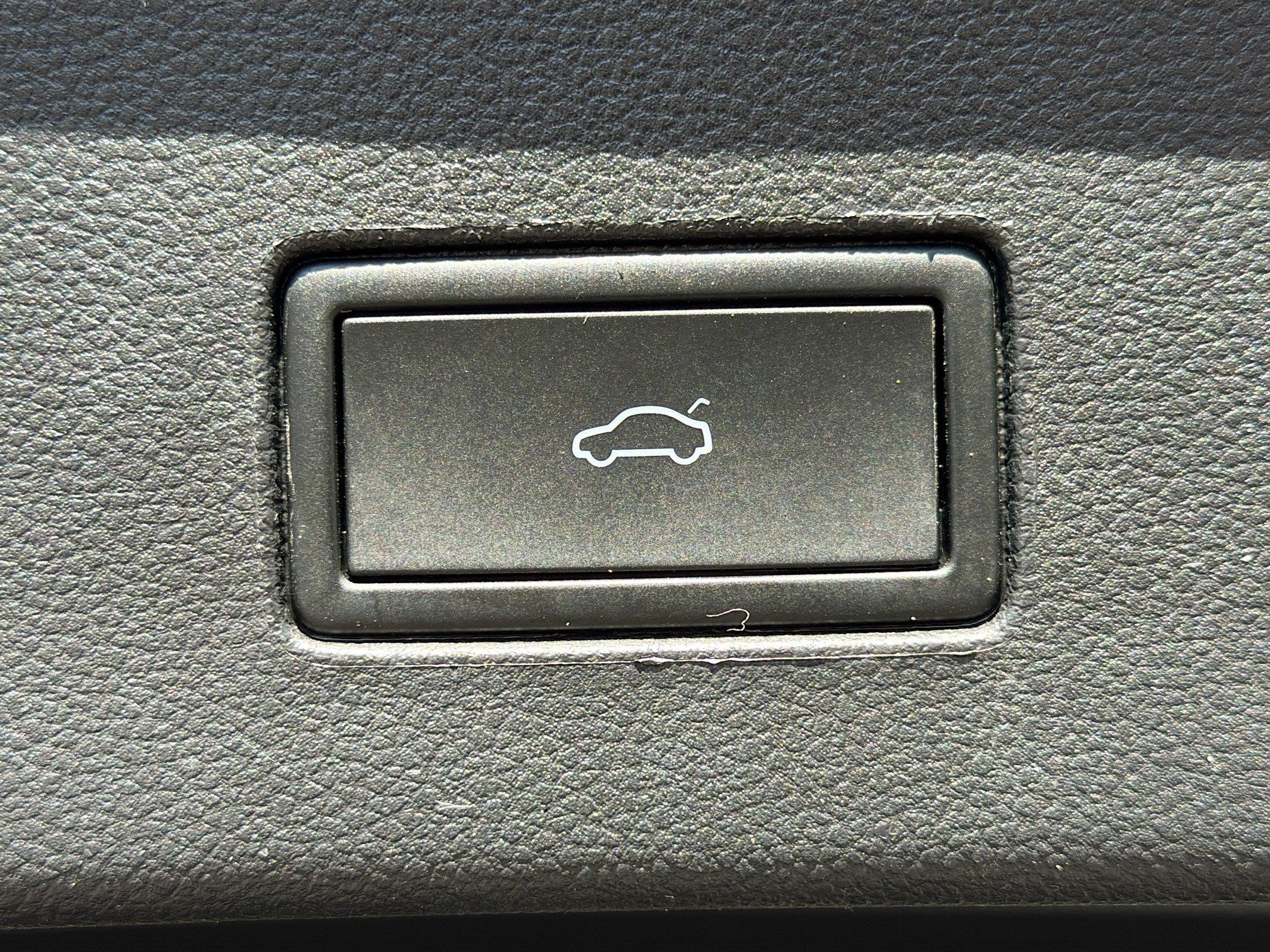 Used 2023 Volkswagen Atlas Cross Sport SEL image 13