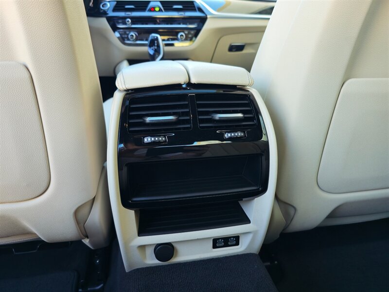 Used 2021 BMW 530e w/ Parking Assistance Package RWD image 33
