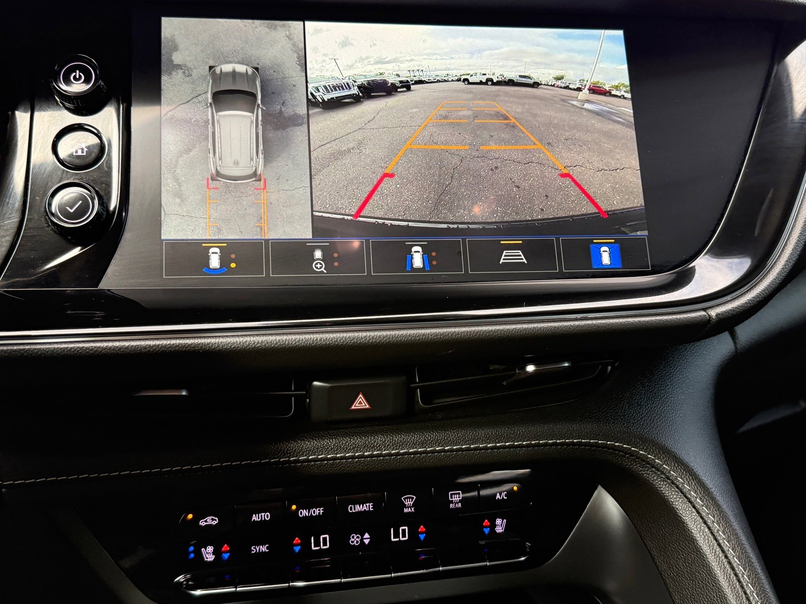 Used 2023 Buick Envision Avenir image 24