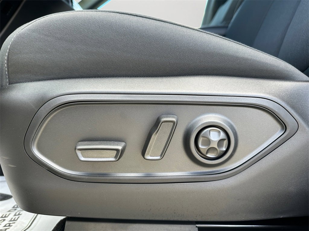 New 2025 Jeep Grand Cherokee Laredo w/ Trailer Tow Package image 25