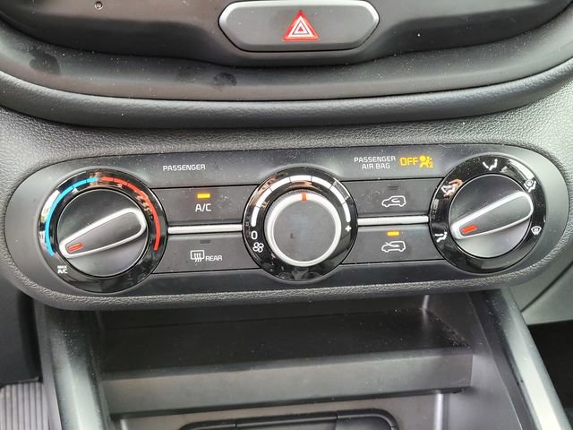 Used 2025 Kia Soul LX w/ LX Technology Package FWD image 23