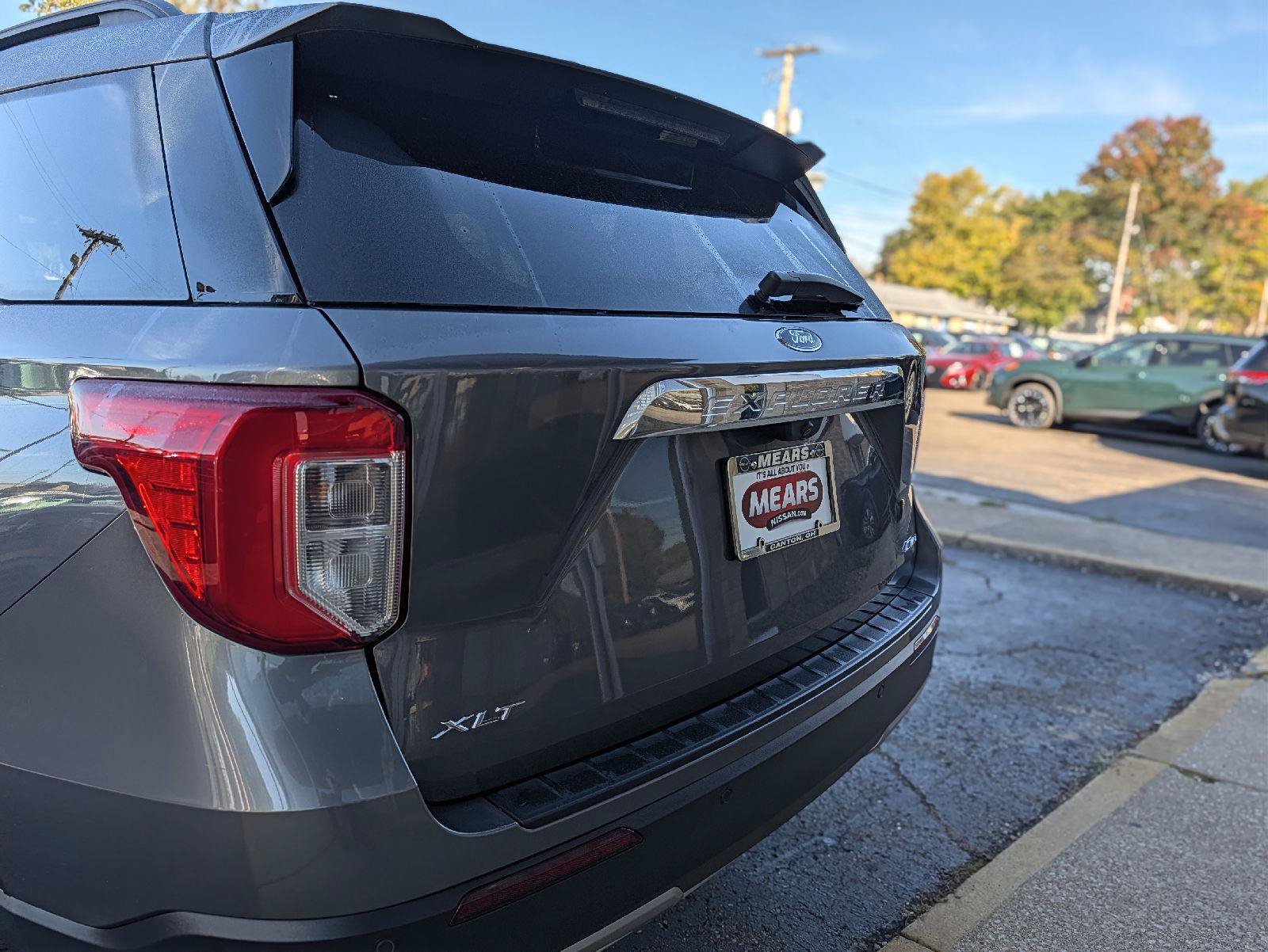 Used 2021 Ford Explorer XLT w/ Equipment Group 202A AWD/4WD image 9