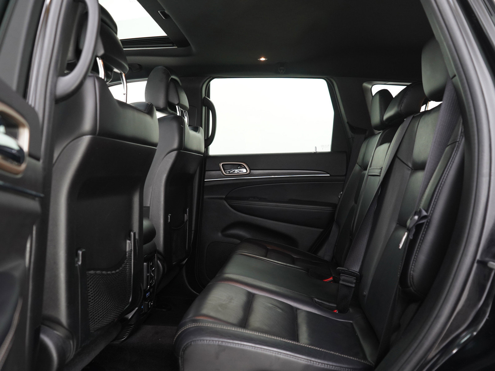 Used 2017 Jeep Grand Cherokee Limited AWD/4WD image 18