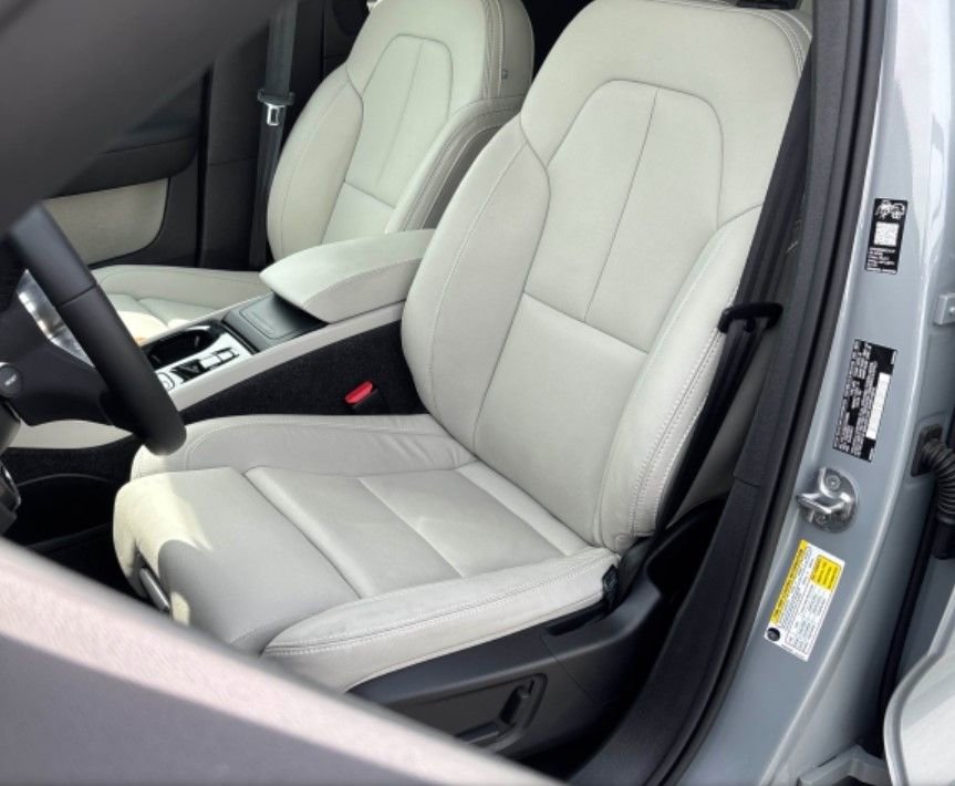 Used 2026 Volvo XC40 B5 Ultra image 3