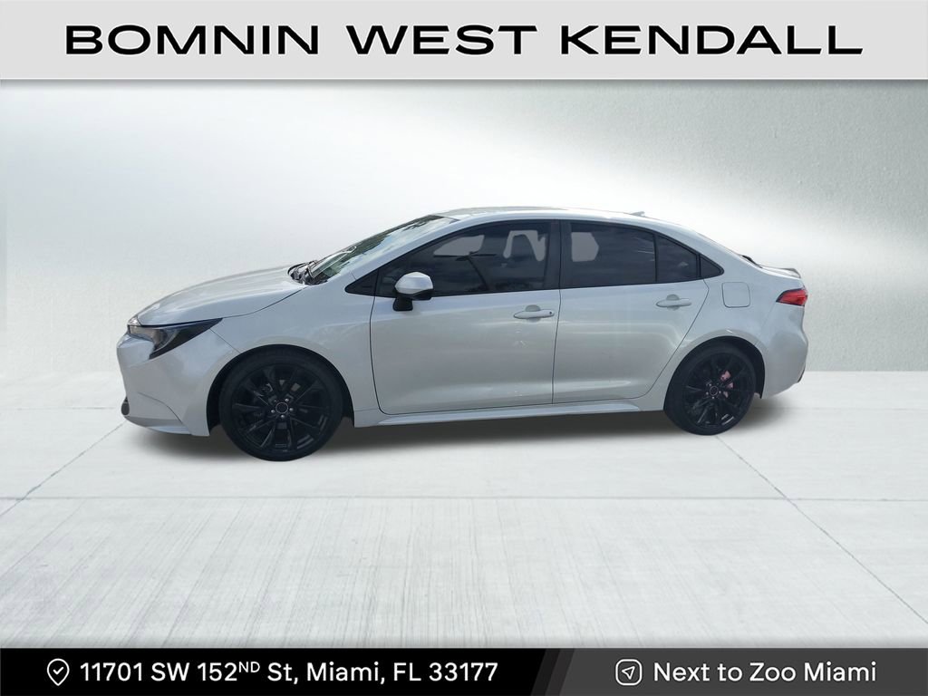 Used 2022 Toyota Corolla LE image 4