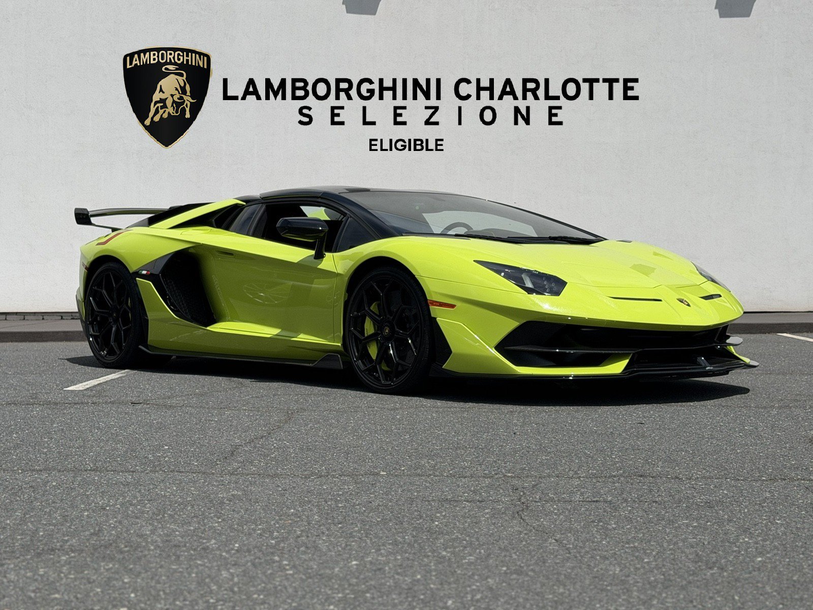 Used 2021 Lamborghini Aventador SVJ AWD/4WD image 2