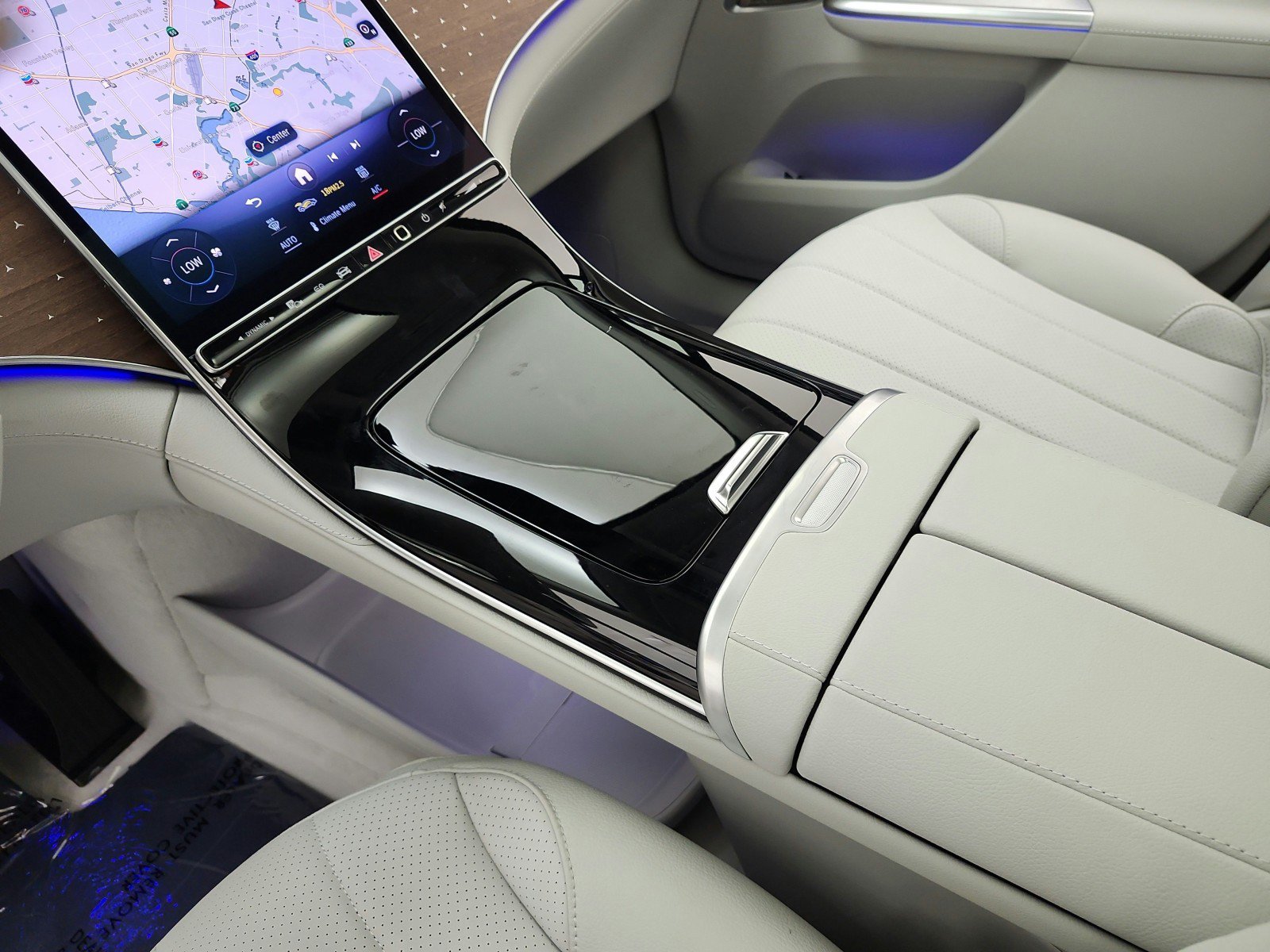 New 2027 Mercedes-Benz EQE 320+ SUV image 10
