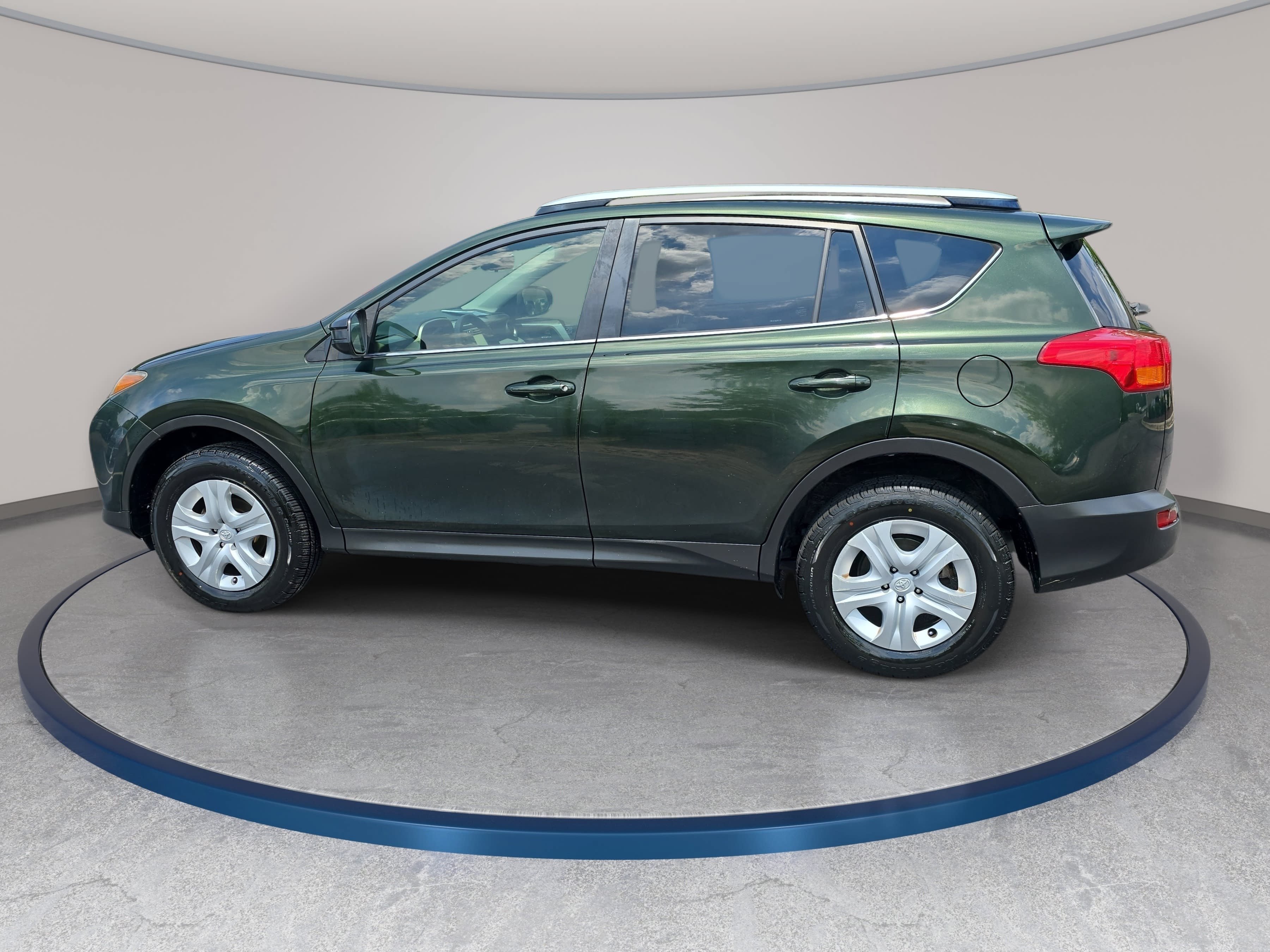 Used 2013 Toyota RAV4 LE FWD image 8