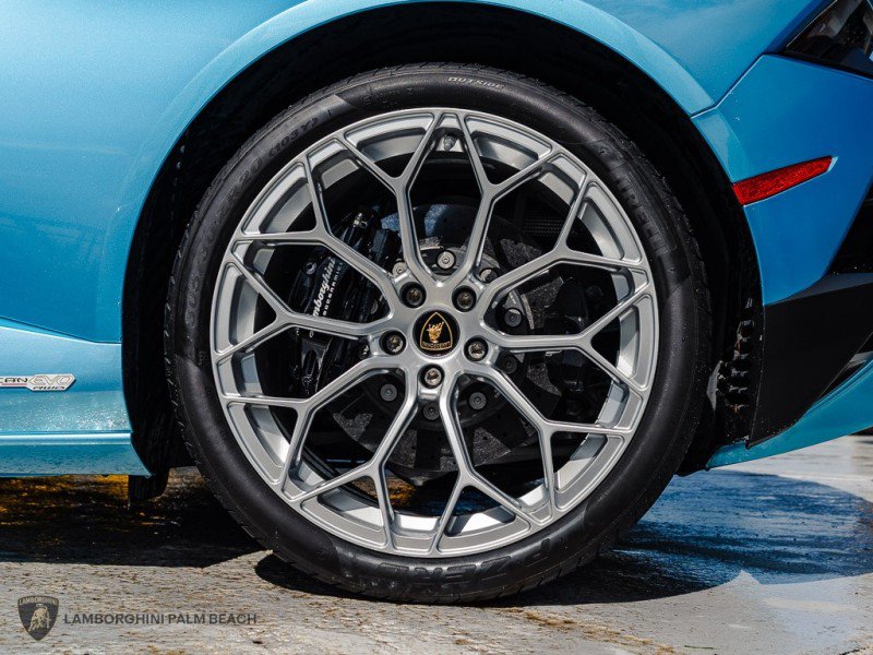 Used 2023 Lamborghini Huracan EVO RWD image 28