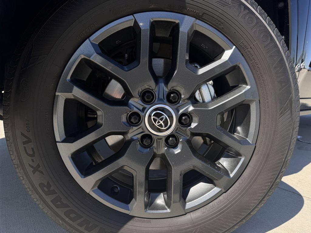 Used 2024 Toyota Tundra Platinum AWD/4WD image 9