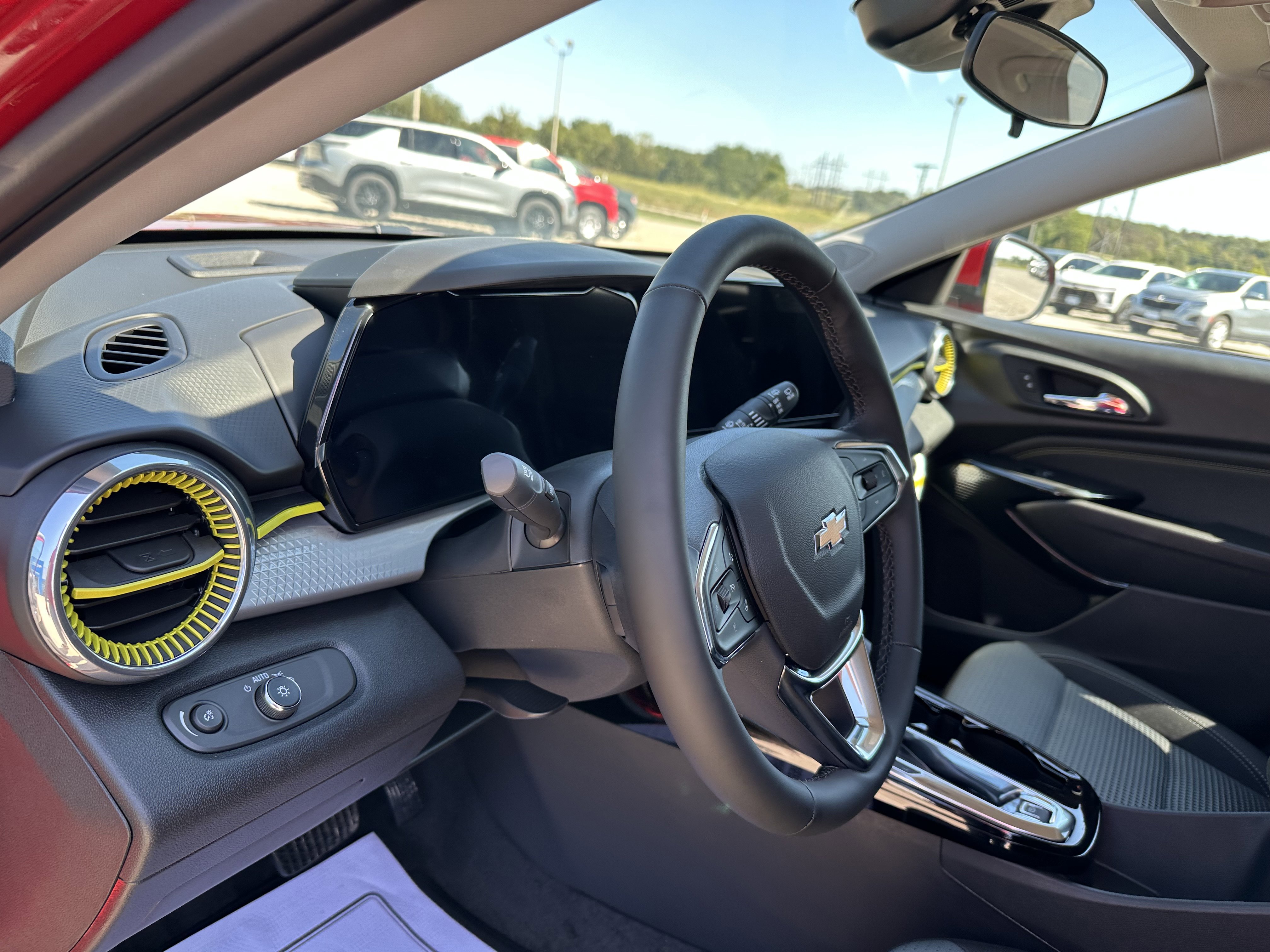 New 2026 Chevrolet Trax LT w/ Driver Confidence Package image 12