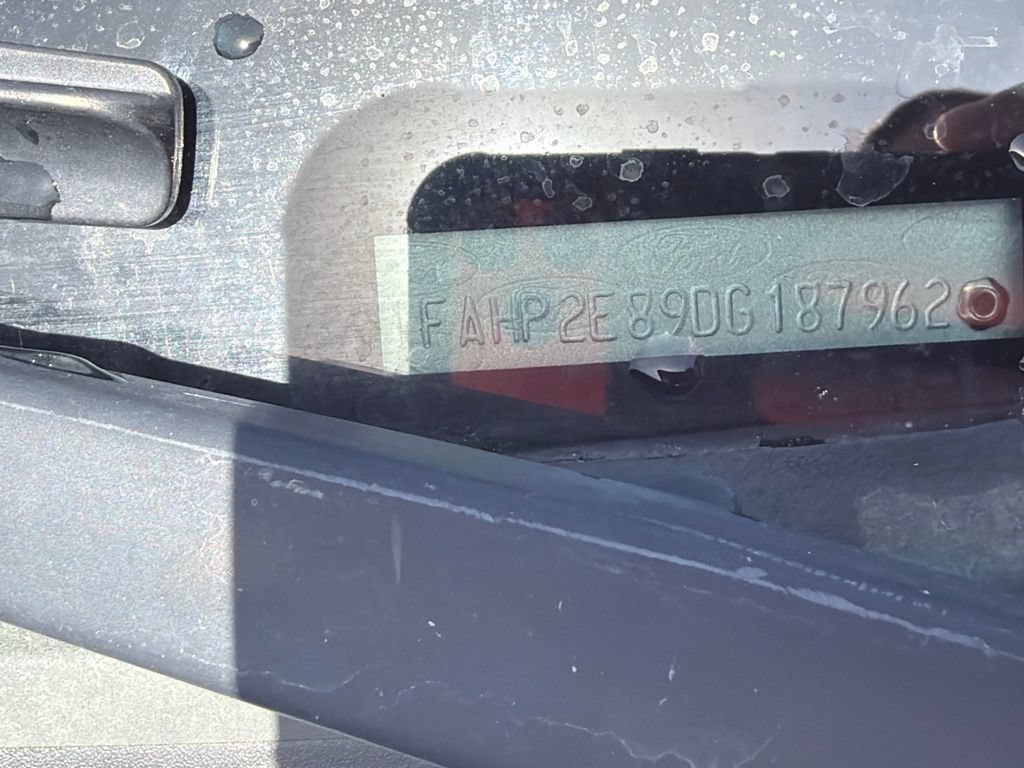 Used 2013 Ford Taurus SEL FWD image 11