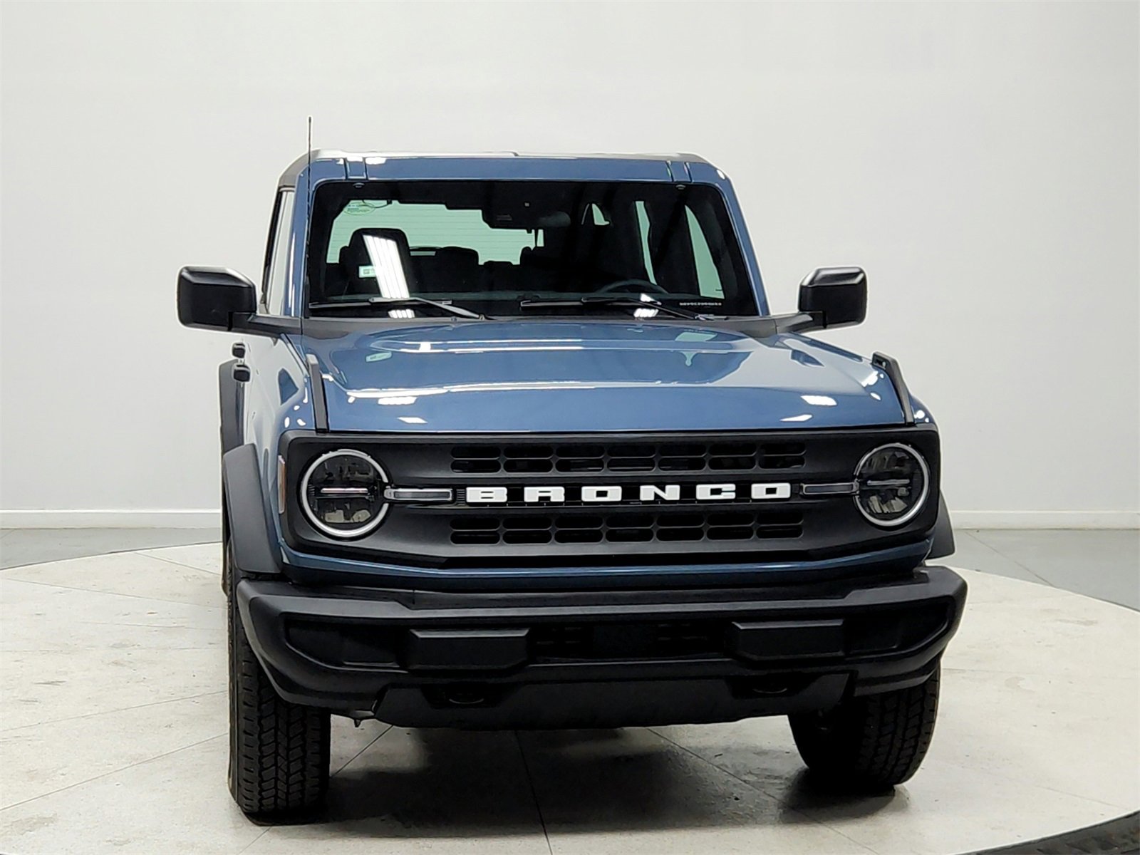 New 2025 Ford Bronco 4-Door image 2
