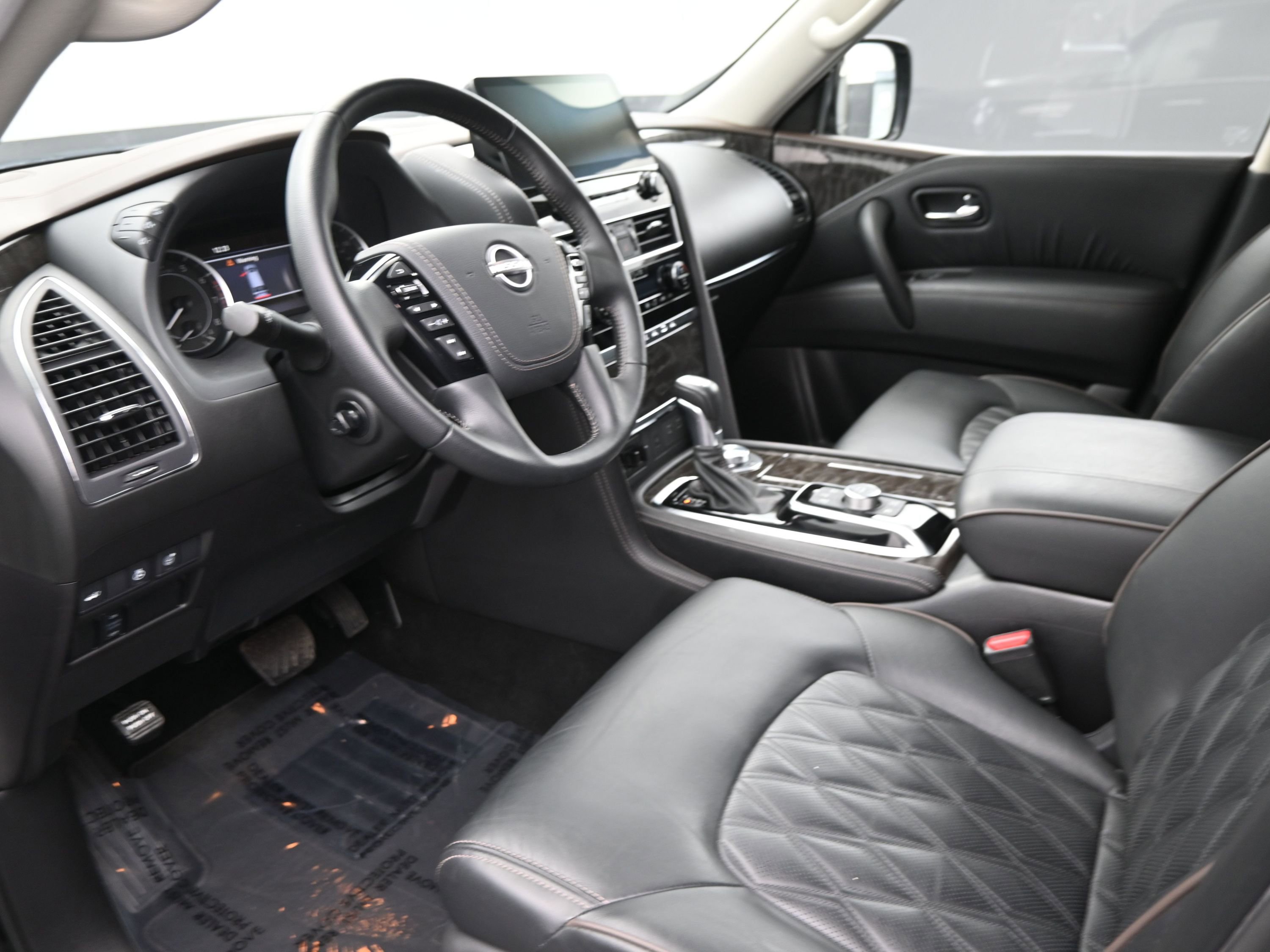 Used 2024 Nissan Armada Platinum image 12