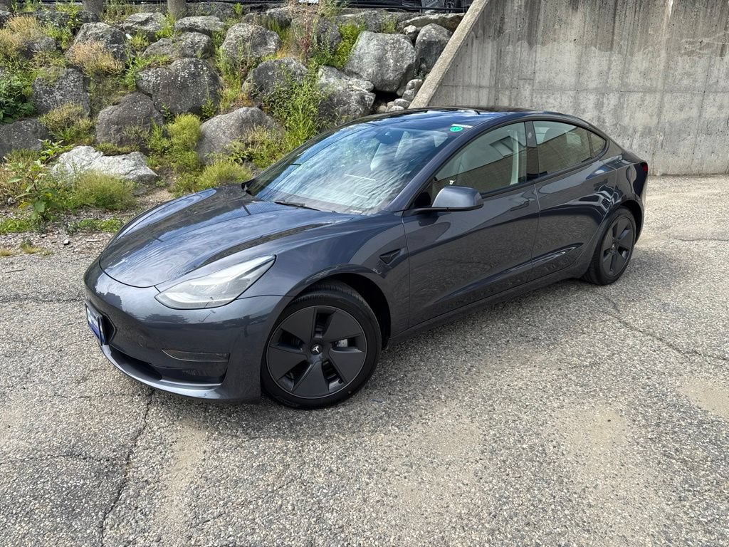 Used 2023 Tesla Model 3 Standard Range RWD image 2