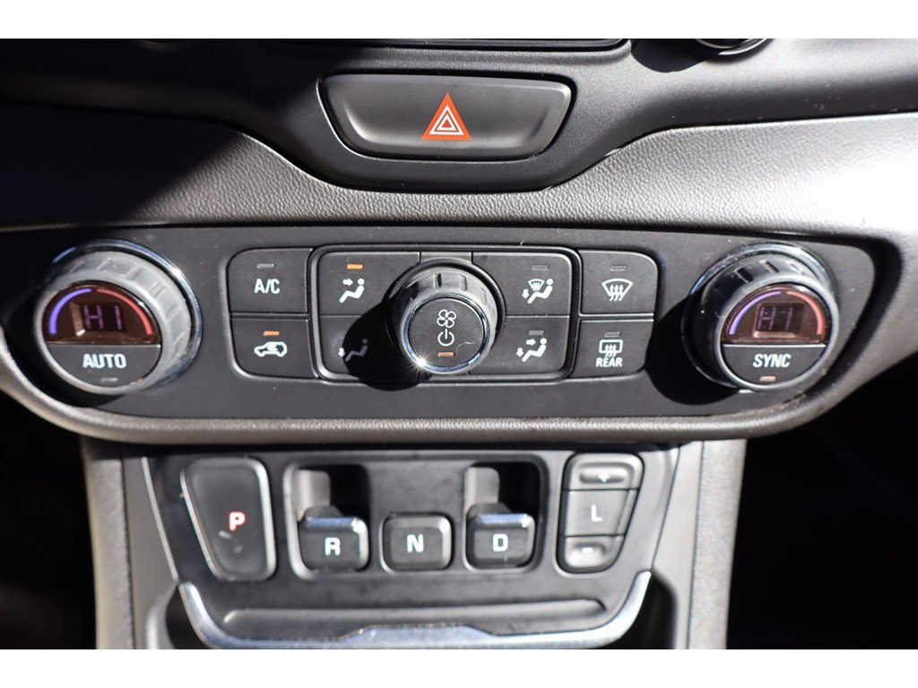 Used 2020 GMC Terrain SLT image 33