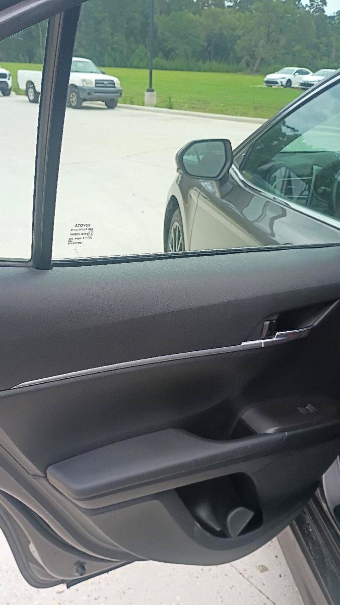 Used 2023 Toyota Camry SE FWD image 12