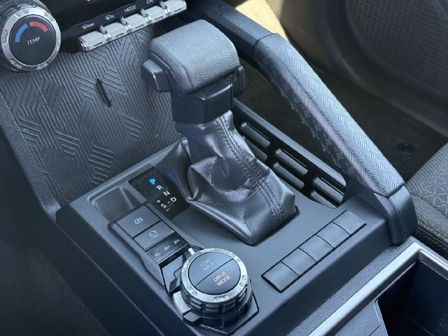 Used 2025 Toyota 4Runner SR5 AWD/4WD image 19