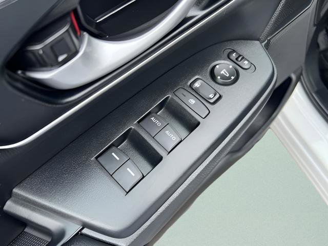 Used 2022 Honda CR-V EX-L image 11