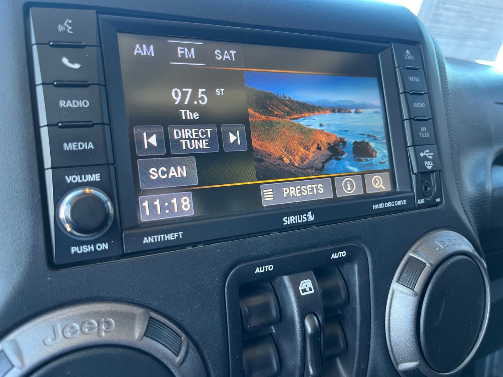 Used 2018 Jeep Wrangler Unlimited Sport S image 32