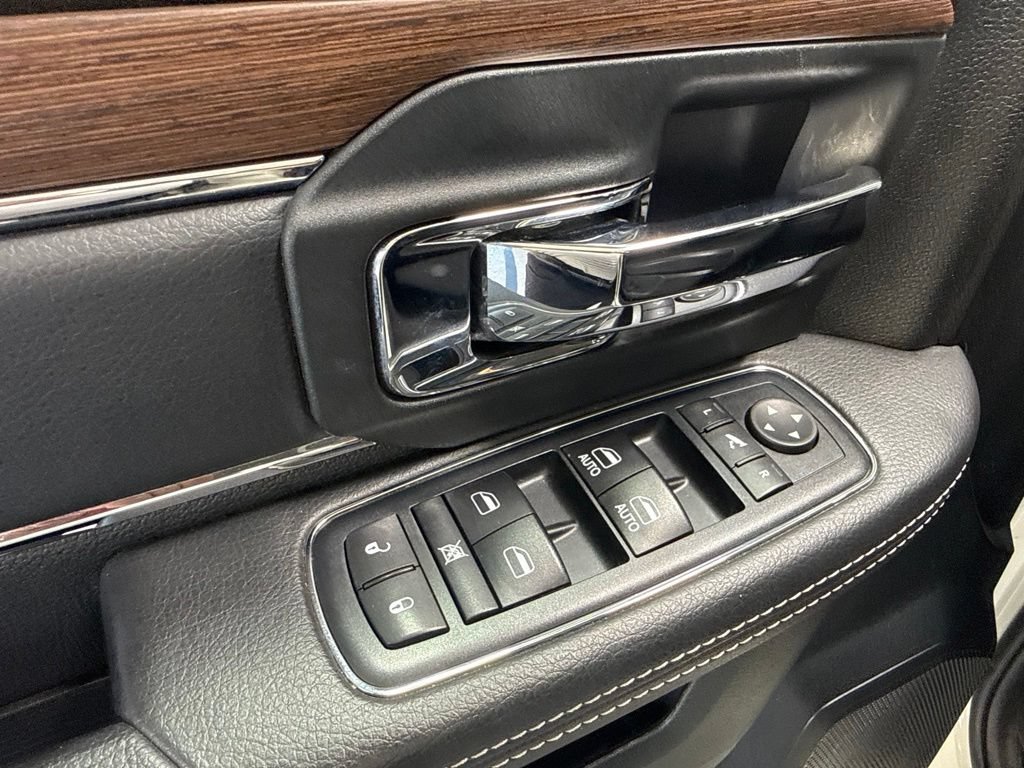 Used 2017 RAM 1500 Laramie w/ Convenience Group AWD/4WD image 19