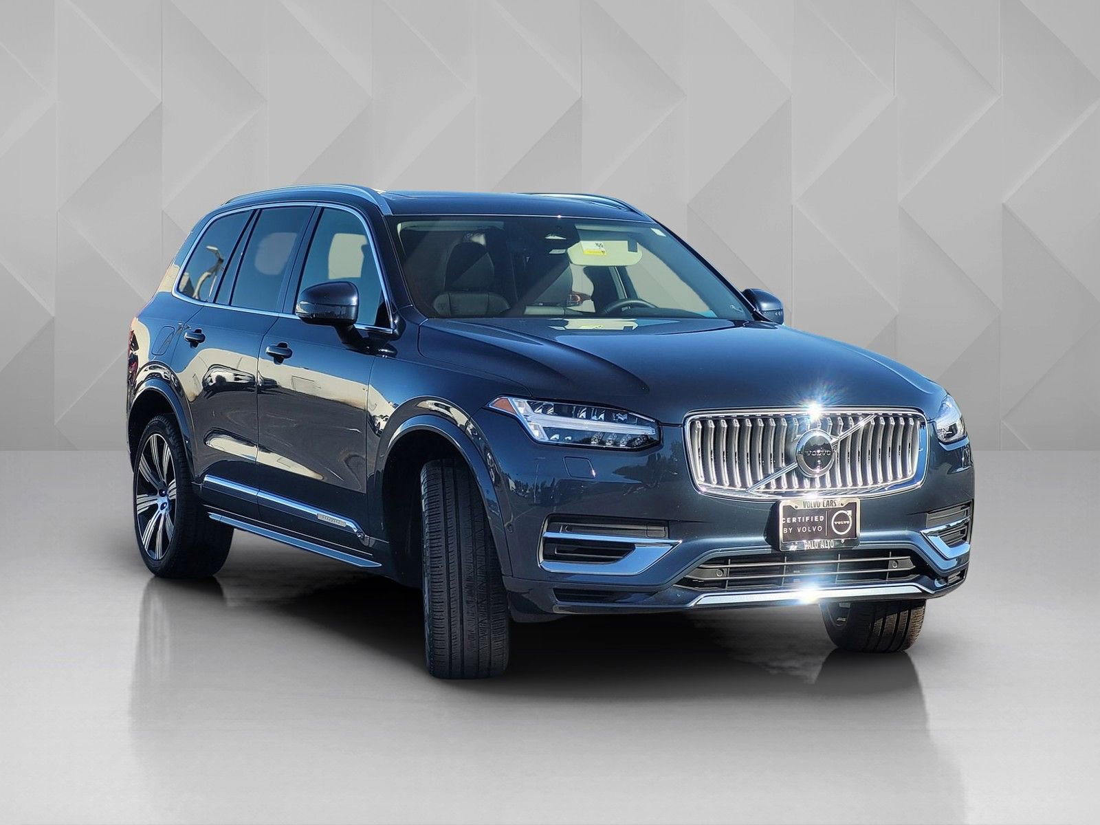 Certified 2024 Volvo XC90 T8 Plus w/ Protection Package Premier image 8