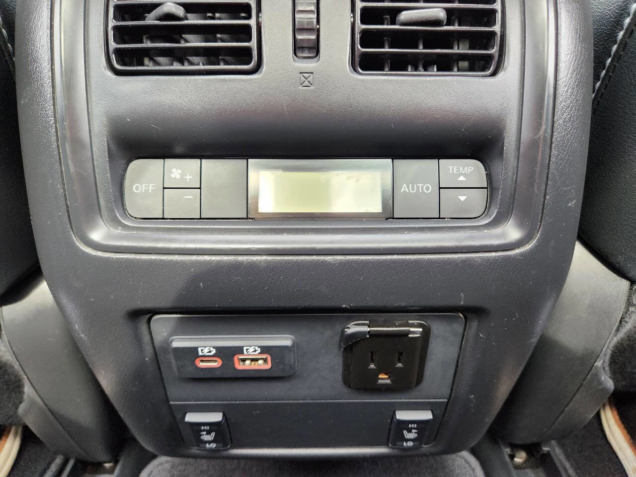 Used 2019 Nissan Pathfinder Platinum AWD/4WD image 20