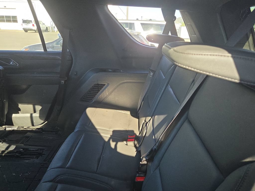 Used 2023 Chevrolet Tahoe Z71 w/ Luxury Package AWD/4WD image 6
