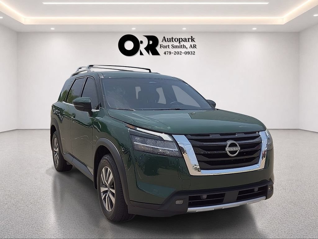 Used 2023 Nissan Pathfinder SL w/ Lighting Package (N92) AWD/4WD image 1