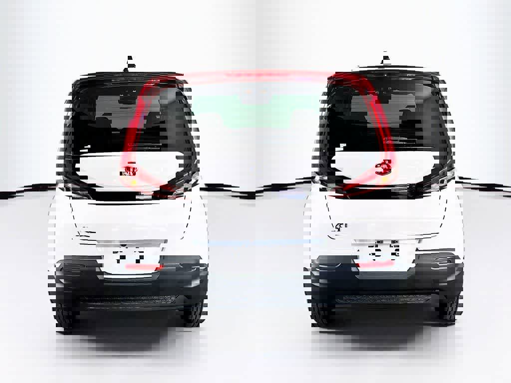 Used 2020 Kia Soul LX image 5