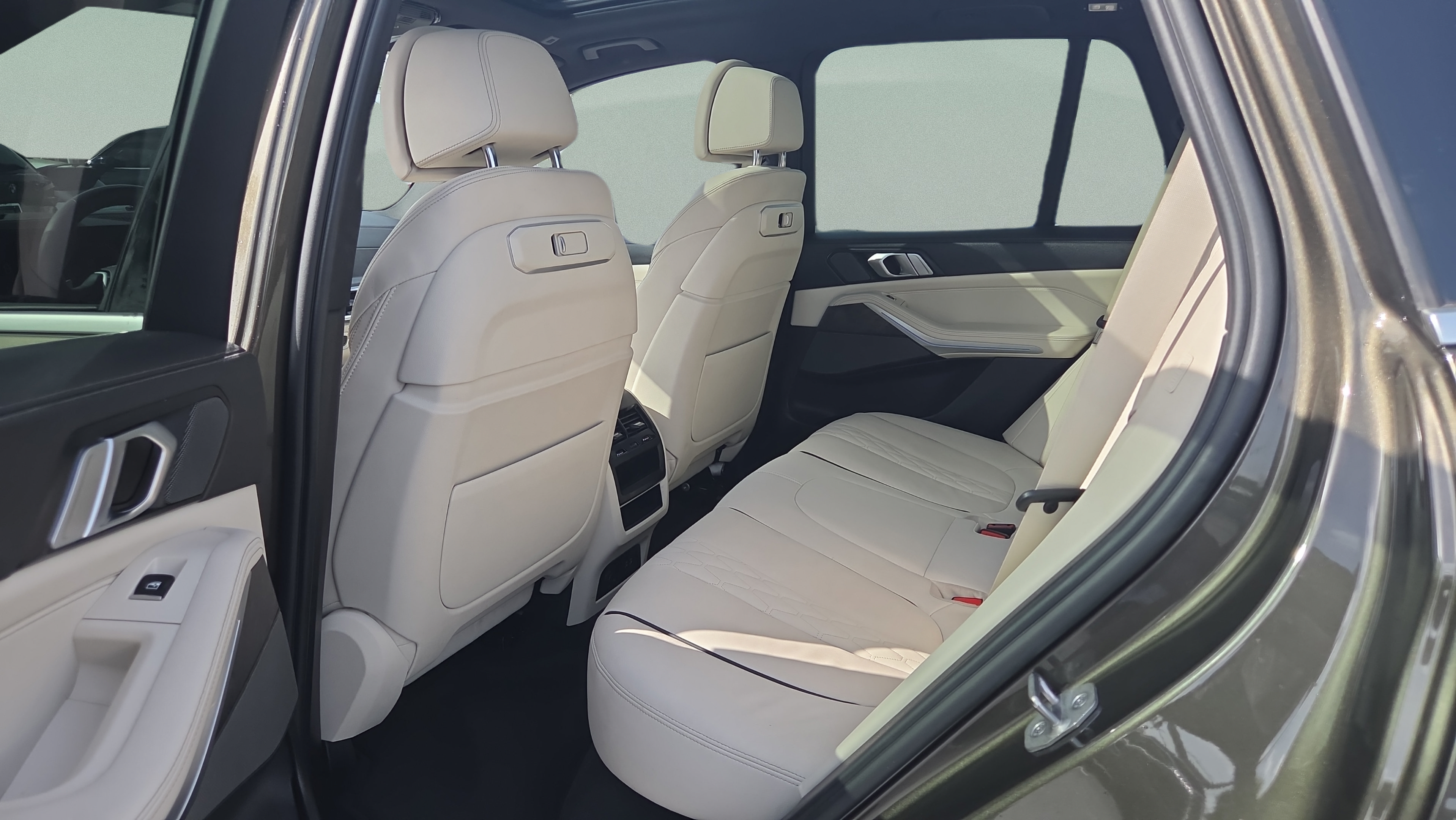 Used 2024 BMW X5 sDrive40i w/ Premium Package RWD image 11