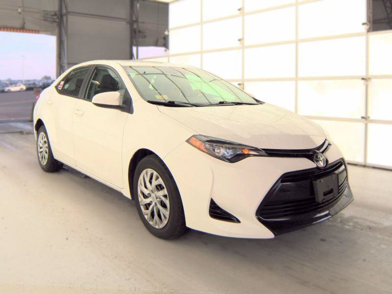 Used 2018 Toyota Corolla LE FWD image 2