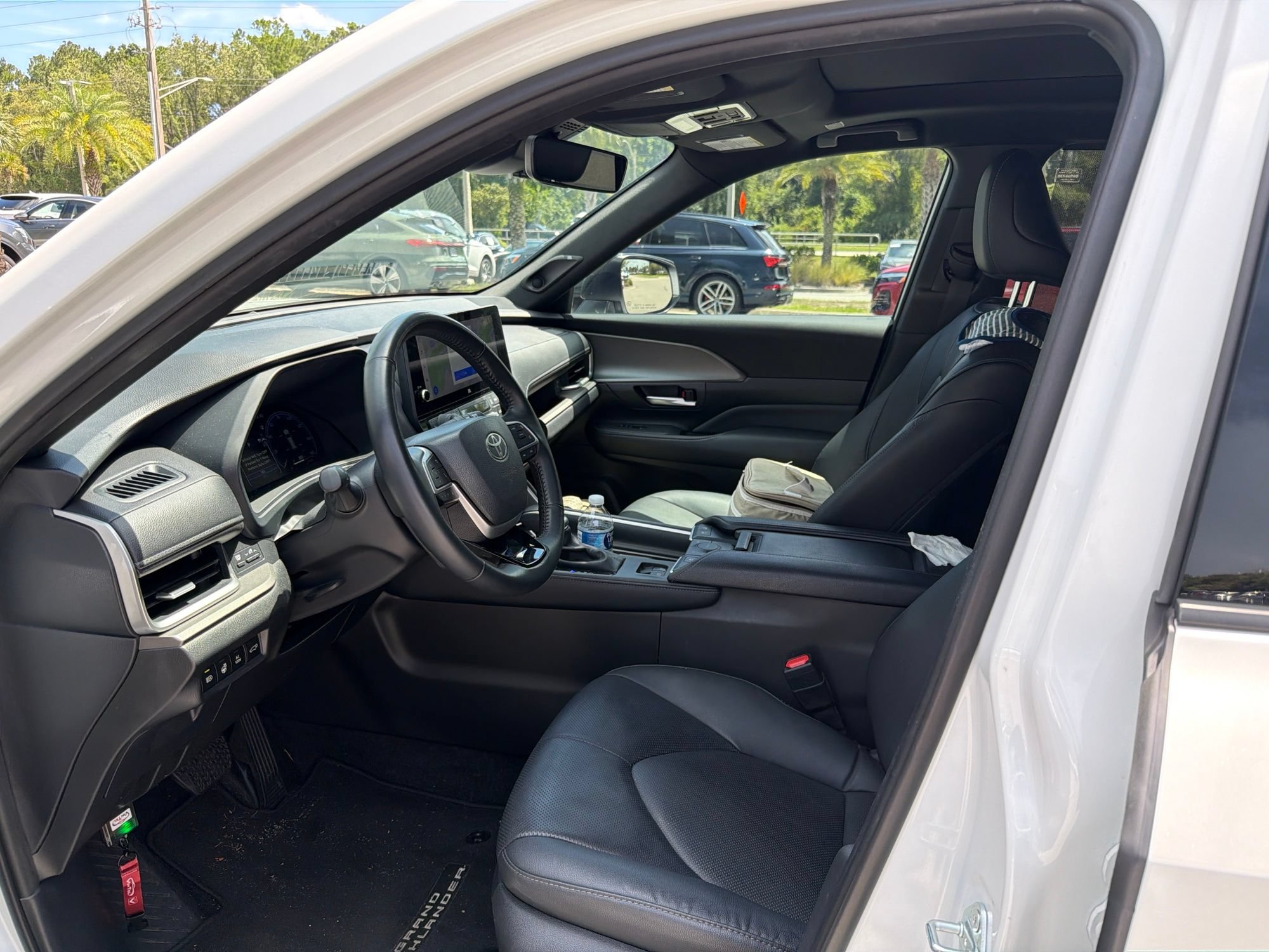 Used 2025 Toyota Grand Highlander AWD Hybrid image 10