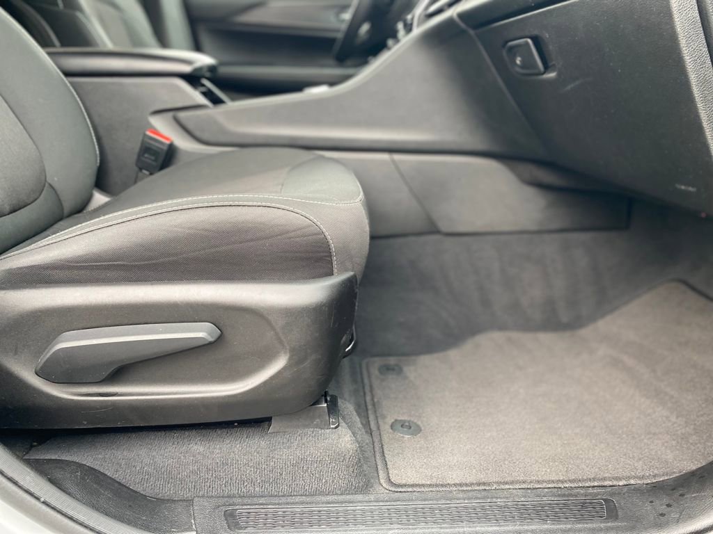 Used 2023 Jeep Grand Cherokee L Laredo image 11