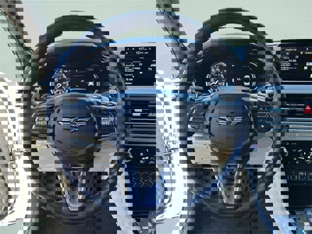 Used 2025 Genesis G70 2.5T image 27