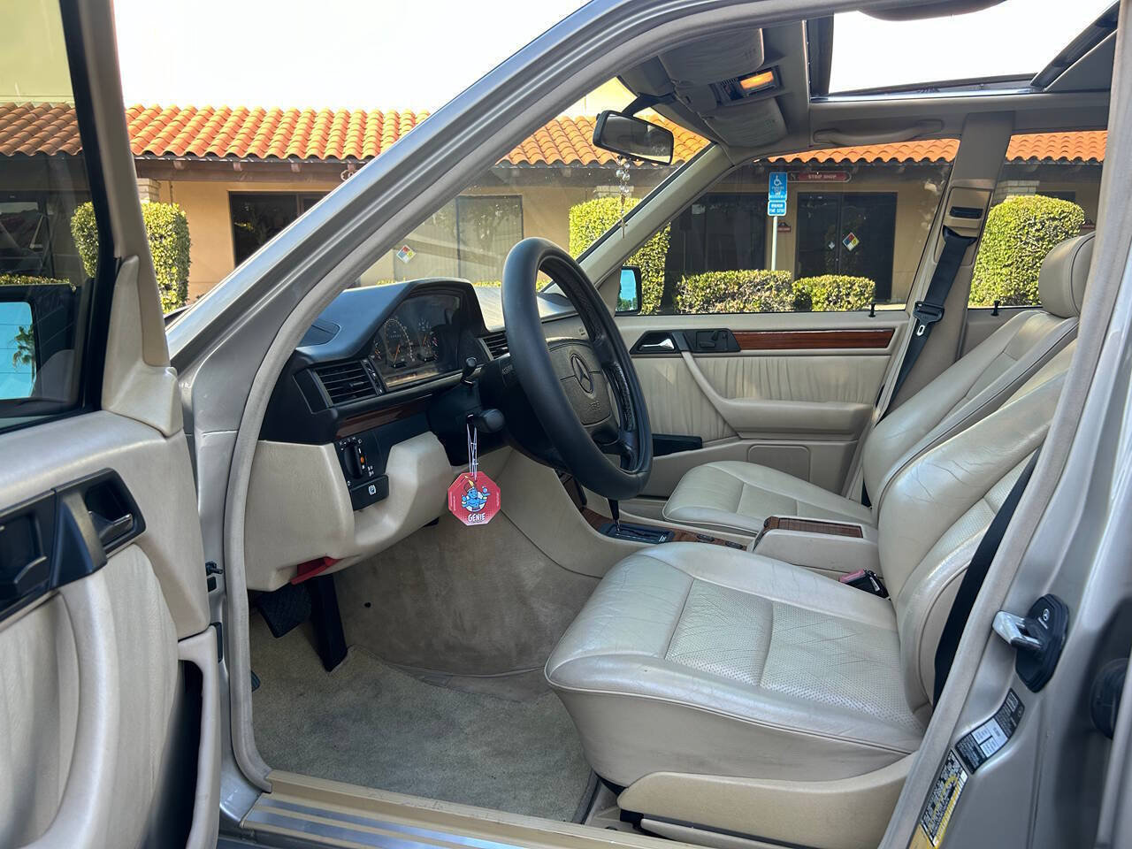 Used 1994 Mercedes-Benz E 320 Sedan image 13
