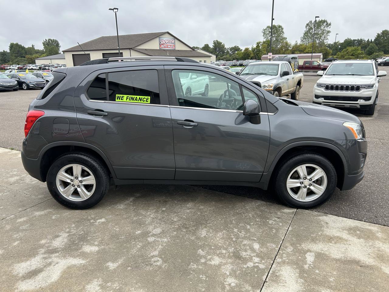 Used 2016 Chevrolet Trax LT w/ LT Sun and Sound Package AWD/4WD image 4