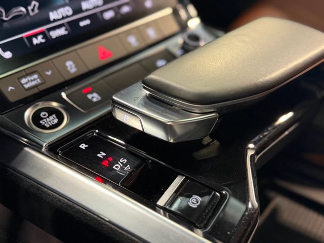 Used 2021 Audi e-tron Premium w/ Convenience Plus Package AWD/4WD image 34