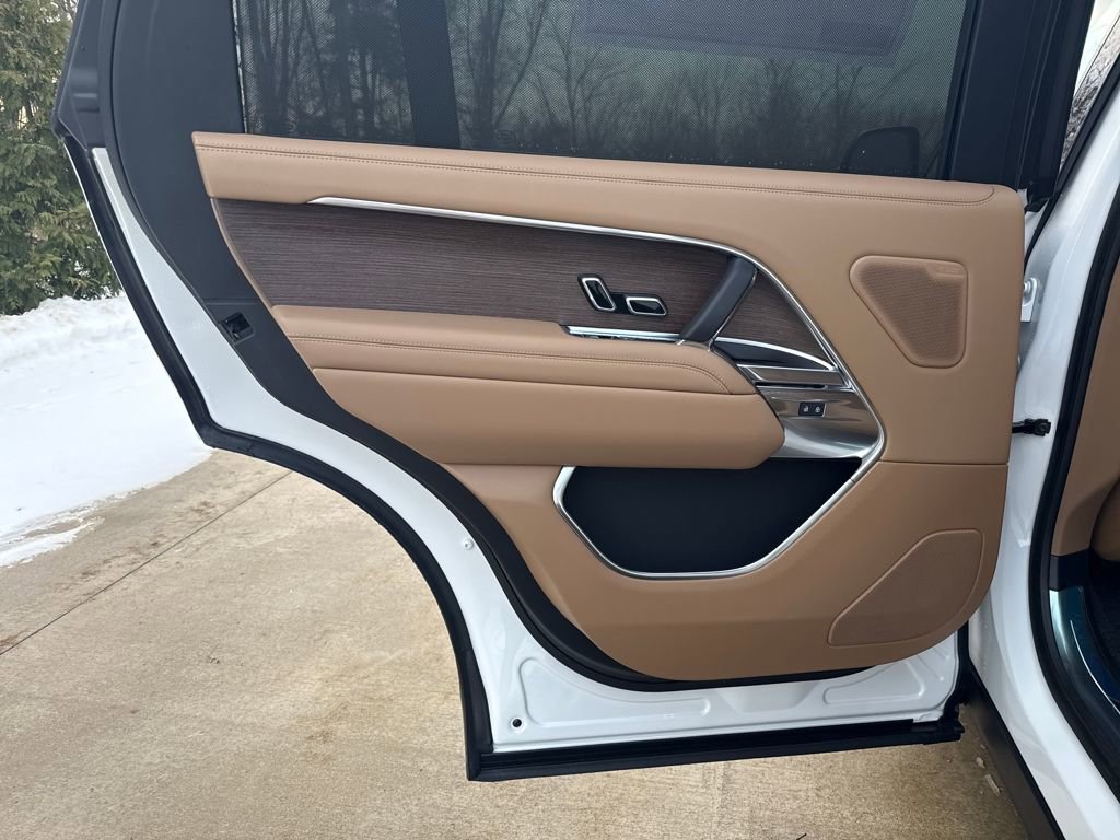 New 2026 Land Rover Range Rover Long Wheelbase SE image 13